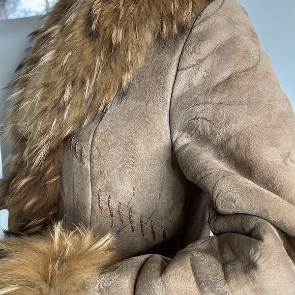 Natural Sz 6-8 Shearling with Real
Fox Fur Hidden Front Zipper Car Jacket Coat - Picture 10 of 16